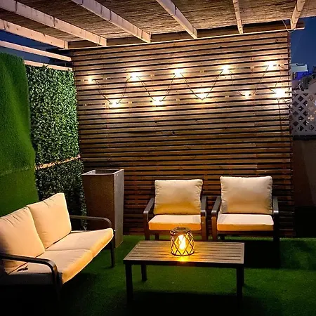 Perfect Location With Roof Terrace *